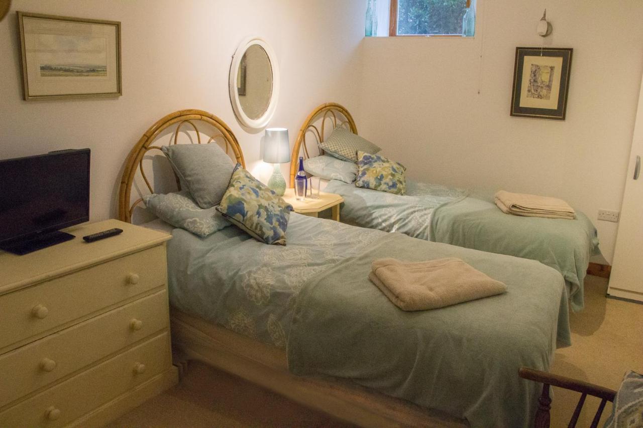 James John Hamilton House And Backpacker Hostel Fishguard Εξωτερικό φωτογραφία