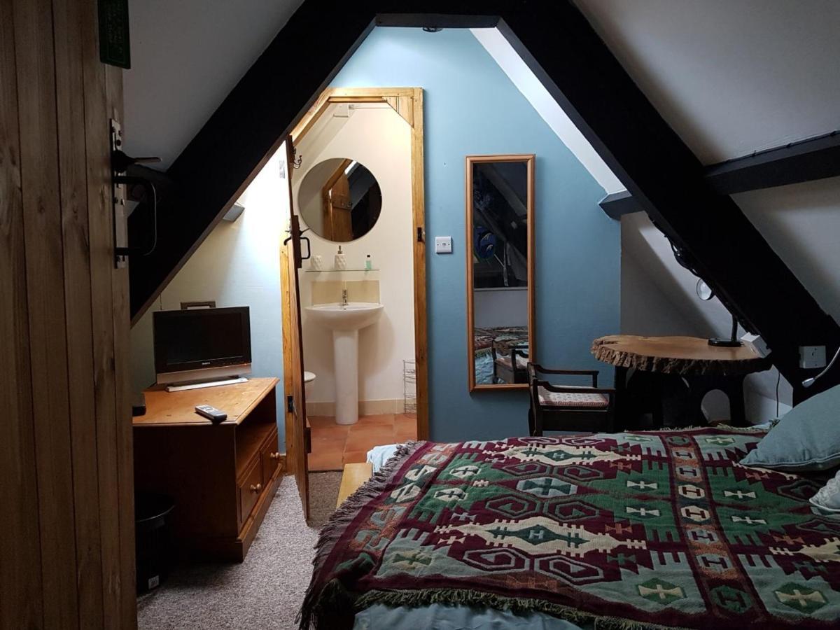 James John Hamilton House And Backpacker Hostel Fishguard Εξωτερικό φωτογραφία